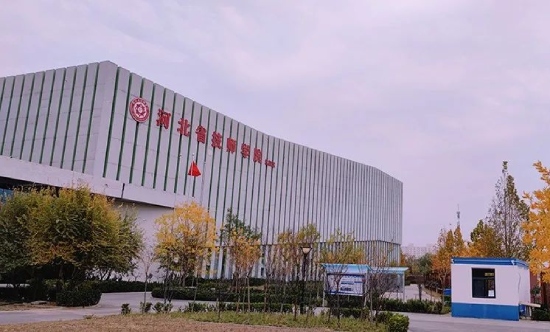 河北省技师学院北校区门口

