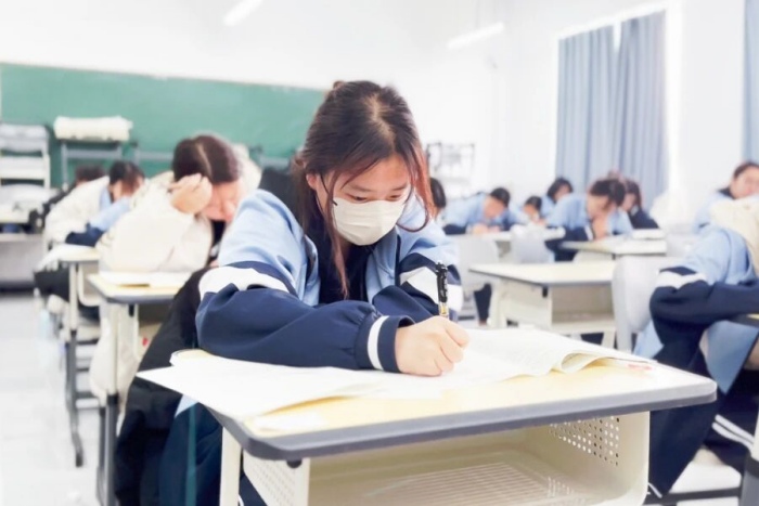 石家庄花都学校学生测试中