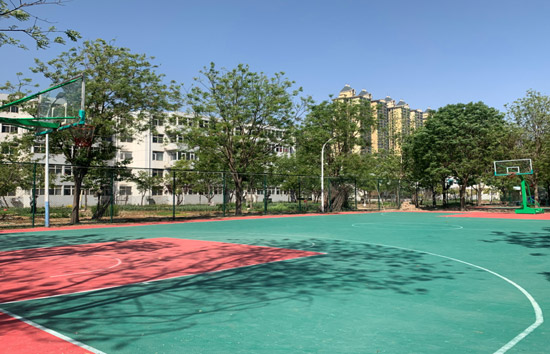 石家庄华师经济管理中等专业学校篮球场
