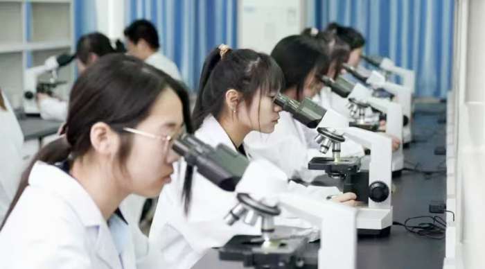 石家庄冀联医学中专学校医学检验技术专业实训课 石家庄冀联医学中专学校医学检验技术专业实训课
