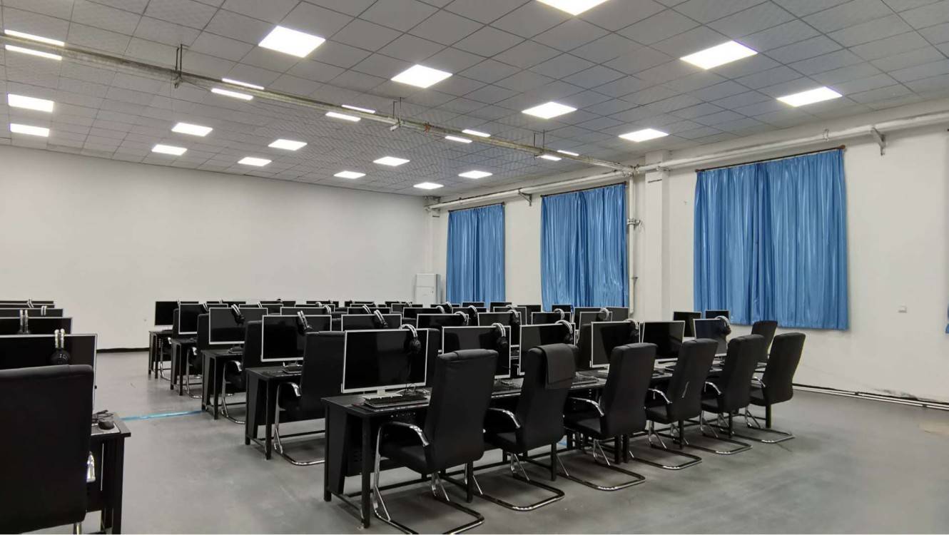 石家庄市联华职业中专学校教室