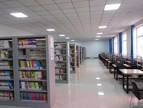 石家庄现代文化传媒中等专业学校图书馆