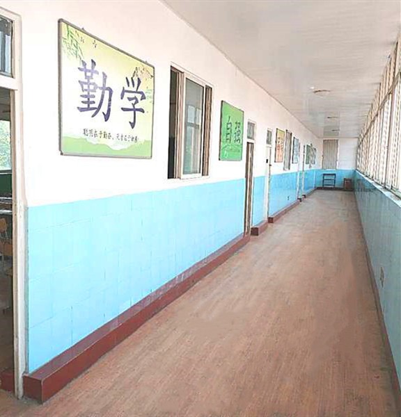 石家庄饮食集团技工学校走廊