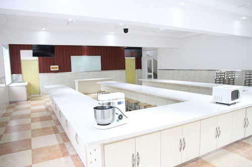 石家庄新东方烹饪学校翻糖蛋糕教室