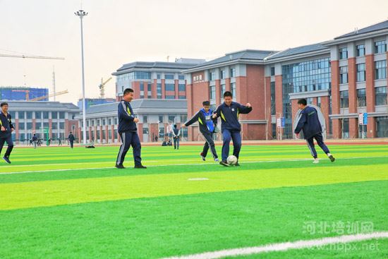 石家庄电子信息学校足球场