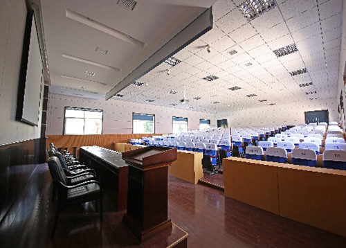 河北商贸学校综合报告厅