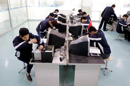 河北商贸学校计算机组装与维护课堂