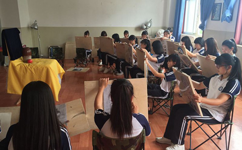 河北商贸学校学生美术素描展示