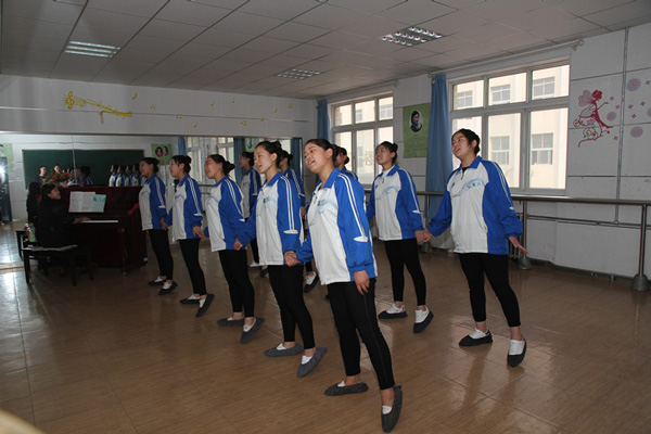 河北经济管理学校学前教育专业学生美声练习