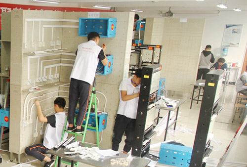 河北经济管理学校网络综合布线实训