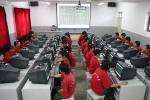 石家庄一职专学校服装CAD机房