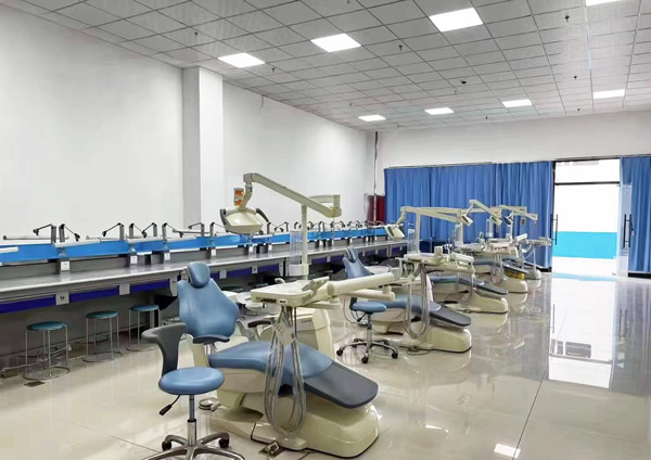 石家庄柯棣华医学中等专业学校口腔实训室