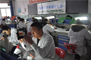 石家庄白求恩医学中等专业学校口腔修复工艺