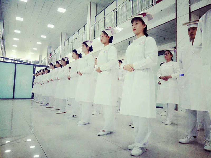 石家庄白求恩医学中等专业学校涉外护理班实验课