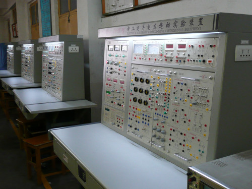 电力拖动实训室