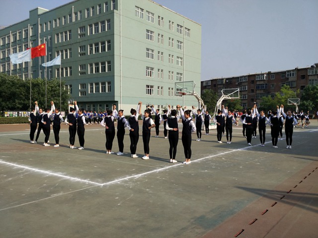 把课间舞跳出优雅气质的铁道运输管理6班