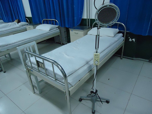 石家庄协和医学院红外线理疗灯