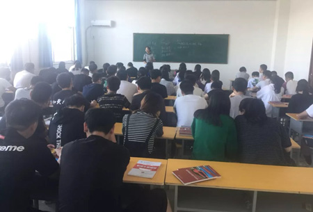 石家庄通用交通学校学生课堂