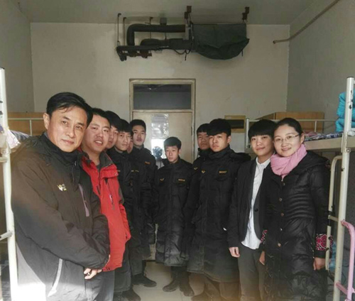 校领导及班主任到天津地铁看望工作学生