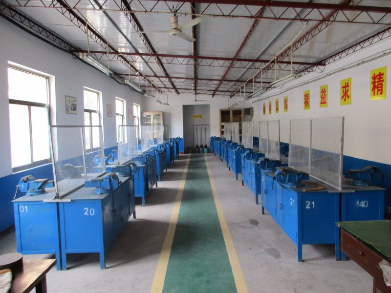 保定华中技校专业实训室