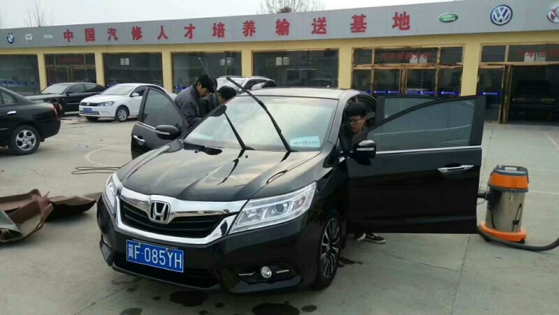 保定华中技工学校汽修专业