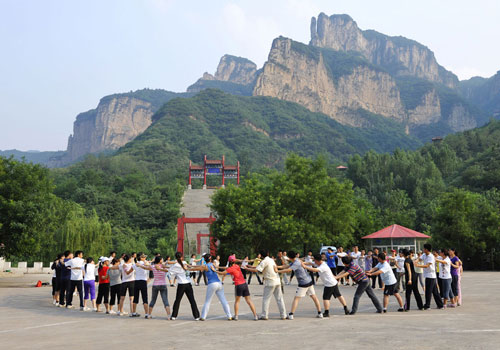 石家庄工程职业学院老师天桂山拓展训练