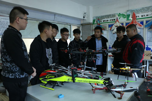 无人机应用技术专业学生实训