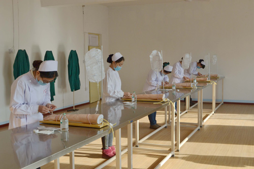 石家庄工程职业学院护理专业输液练习