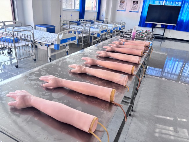 石家庄同仁医学中等专业学校口腔专业实训室