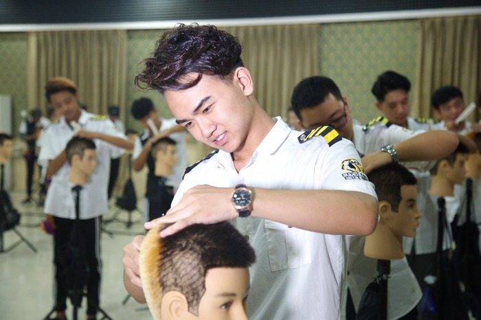 保定东方技工学校剪发课程