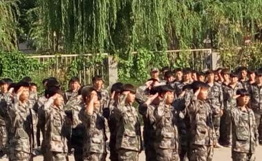 核工业四0四工业学校军训场景