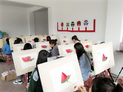 秦皇岛市渤海船舶技工学校幼师专业美术课