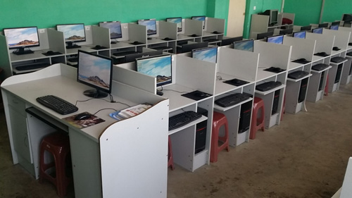 秦皇岛渤海船舶技工学校计算机教室
