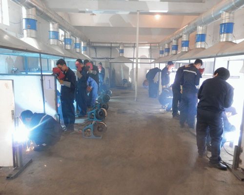 核工业四0四工业学校焊工实习