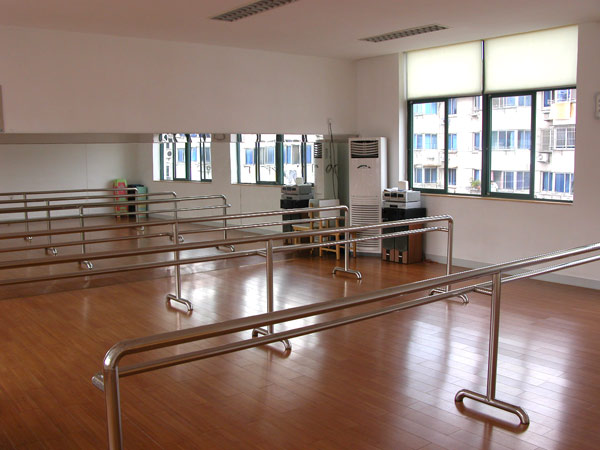 保定平安技工学校形体房