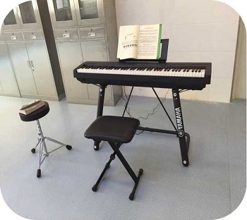邯郸北方职业学校学前教育专业音乐课程所使用的电子琴