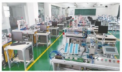 石家庄东华铁路学校机电专业实训室