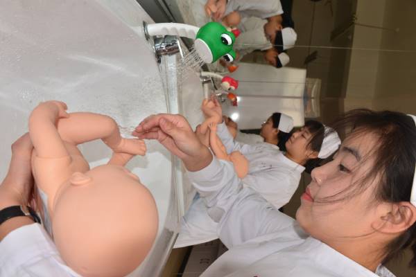 石家庄冀联医学中等专业学校儿科护理课堂
