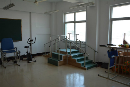 石家庄冀联医学中等专业学校康复技术实训器材
