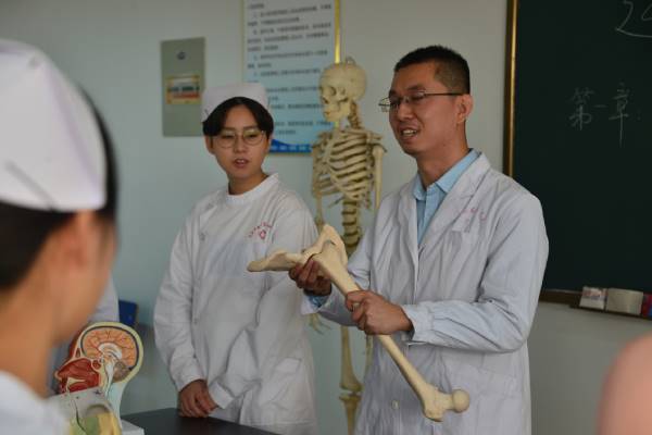 石家庄冀联医学中等专业学校护理基础实验课