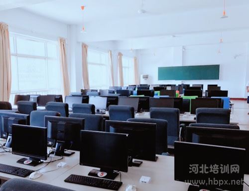 石家庄东方铁路航空中专学校计算机教室