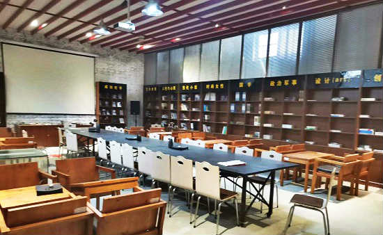 保定万维科技技工学校阅览室