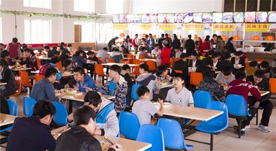 石家庄新华电脑学校学生食堂就餐