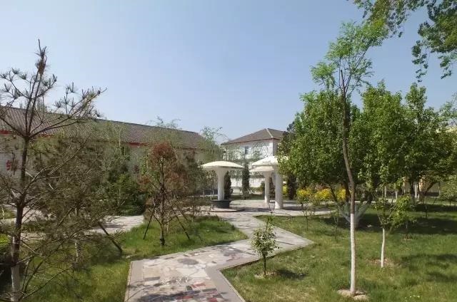 张家口煤矿机械制造高级技工学校校园环境