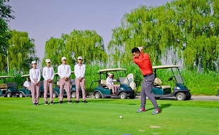 保定华中高级技工学校休闲体育服务与管理(高尔夫球方向)专业