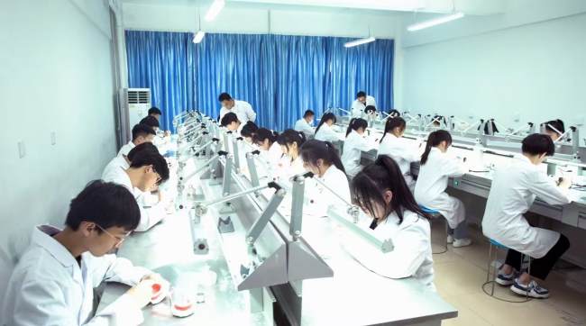石家庄冀联医学中等专业学校口腔修复工艺专业