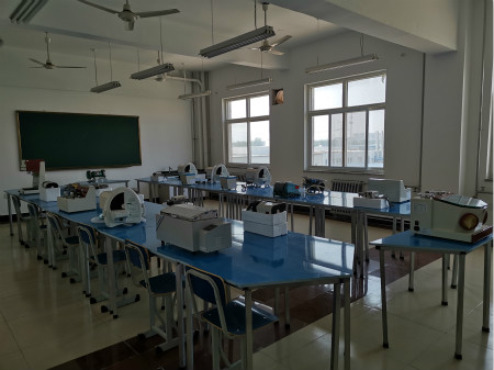 石家庄冀联医学院口腔修复工艺专业实训