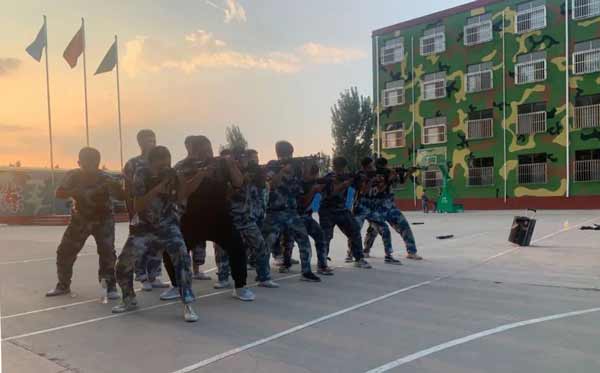 石家庄法商中等专业学校学子军训