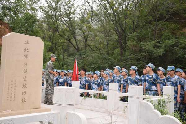 石家庄法商中等专业学校学子参观华北军区旧址