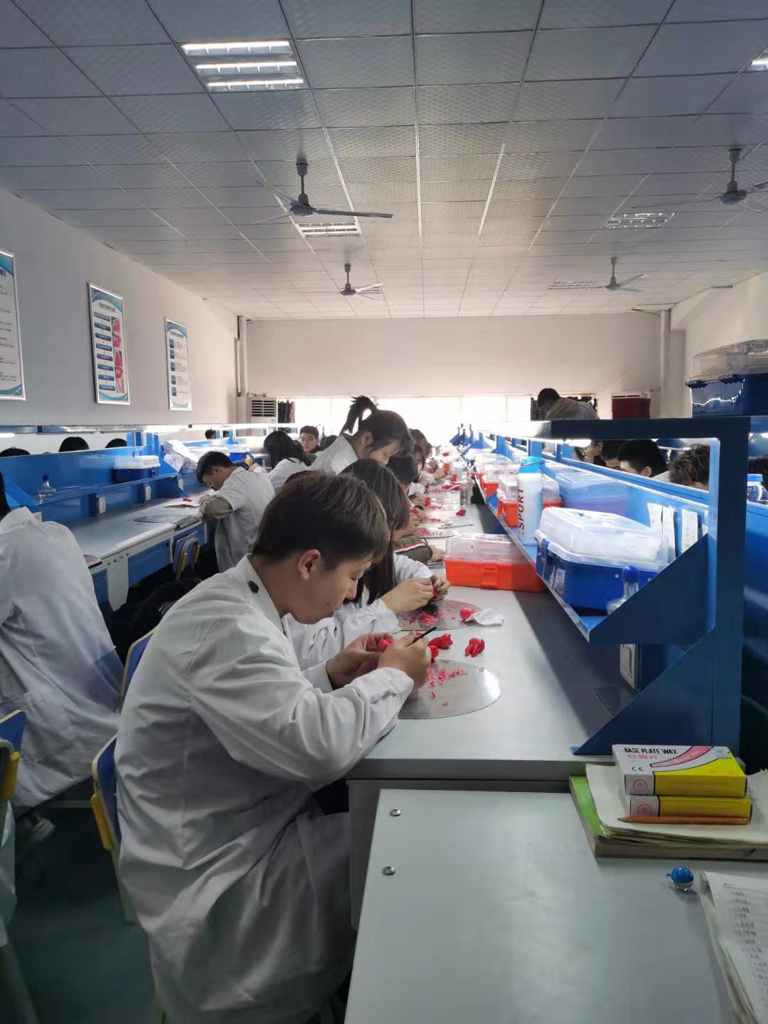 口腔修复工艺雕牙